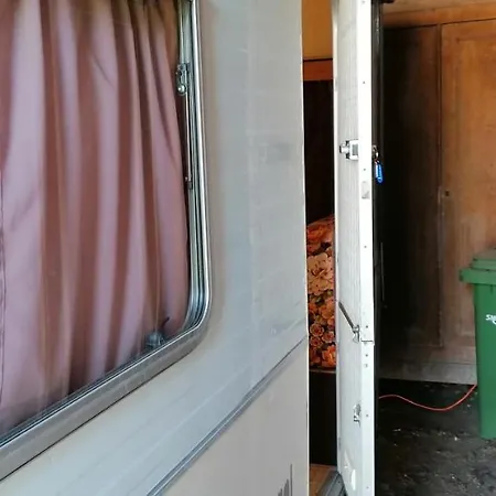 Caravane Esterel Chez Un Proprietaire Κάμπινγκ