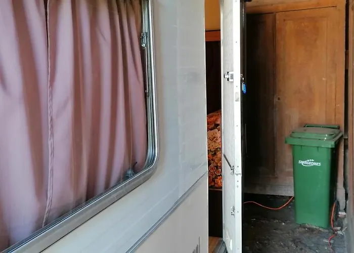 Caravane Esterel Chez Un Proprietaire Κάμπινγκ